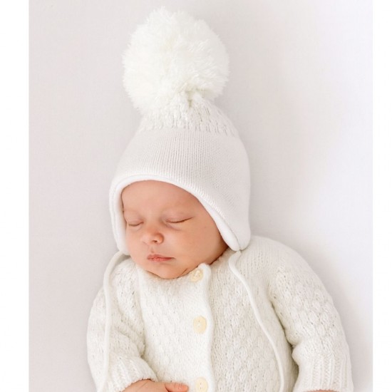 PES White Knitted Pom Pom Hat (NEW STYLE)